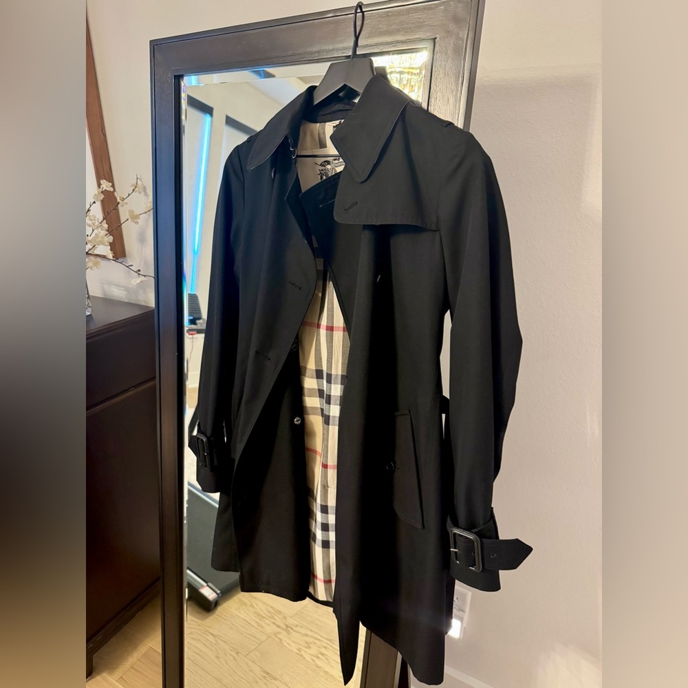 Burberry Authentic Chelsea Short Black Trench Coat Size US 4